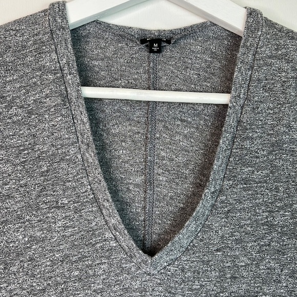 Monrow Deep V Heather Gray Short Sleeve Tee Size Medium - Picture 6 of 9